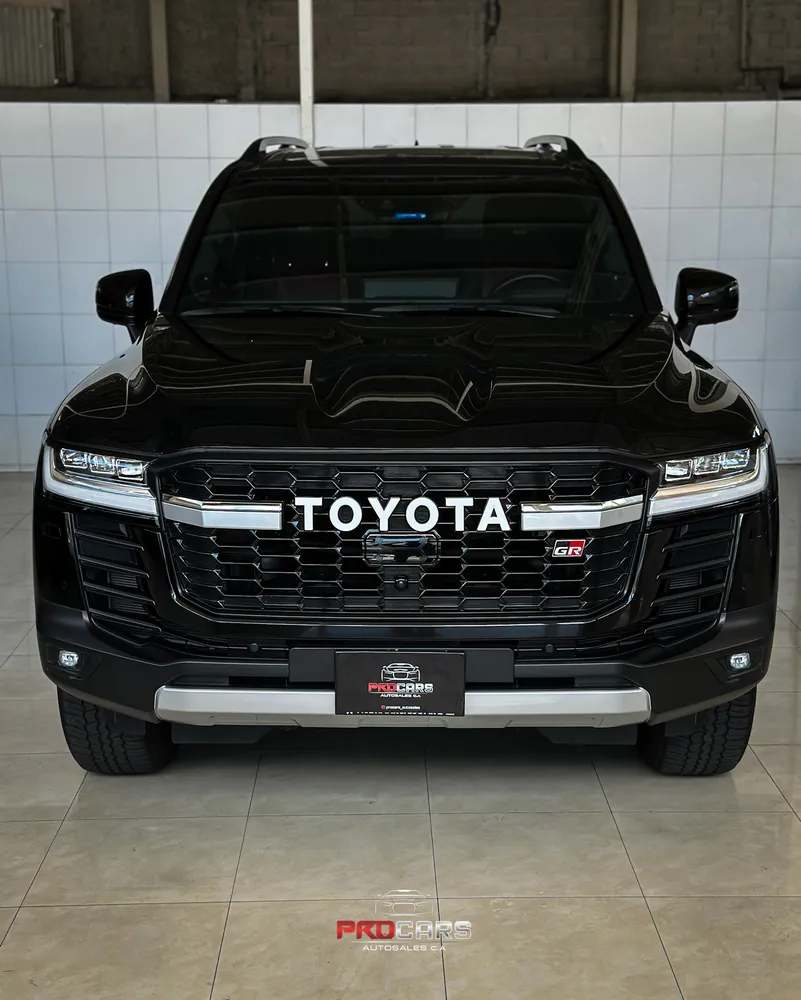 Toyota Land Cruiser 300 GR 2022 Negro Caracas