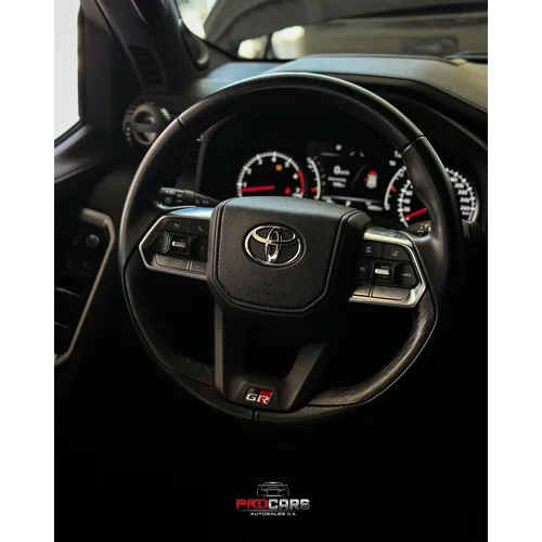 Toyota Land Cruiser 300 GR 2022 Negro Caracas