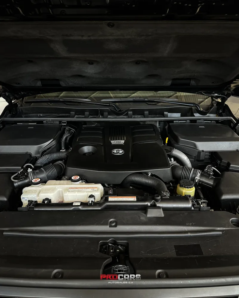 Toyota Land Cruiser 300 GR 2022 Negro Caracas