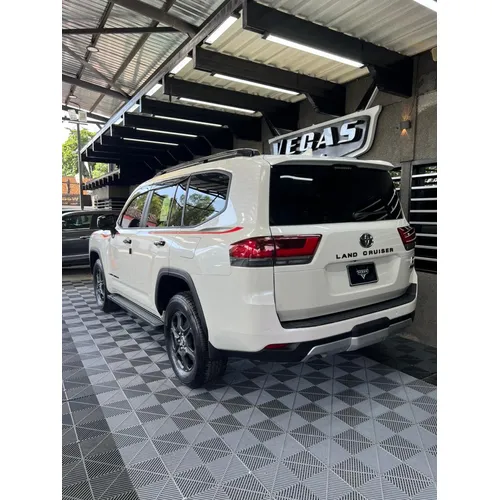 Toyota Land Cruiser 300 GR Sport 2025 Blanco Barquisimeto