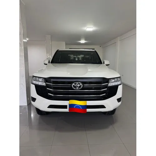 Toyota Land Cruiser 300 GX 2026 Blanco Valencia