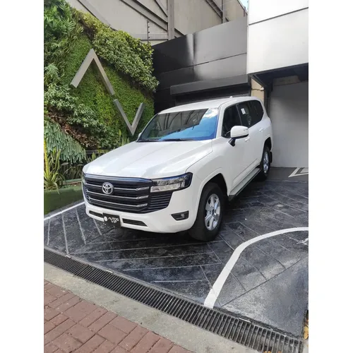 Toyota Land Cruiser 300 GX.R 2026 Blanco Caracas