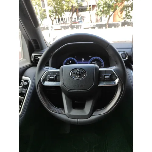 Toyota Land Cruiser 300 VX 2025 Plateado Caracas