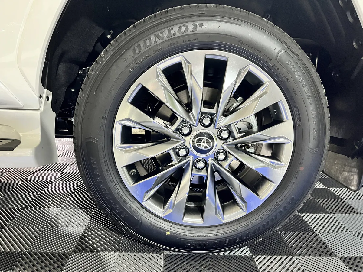 Toyota Land Cruiser 300 Vx 2025 blanco 11