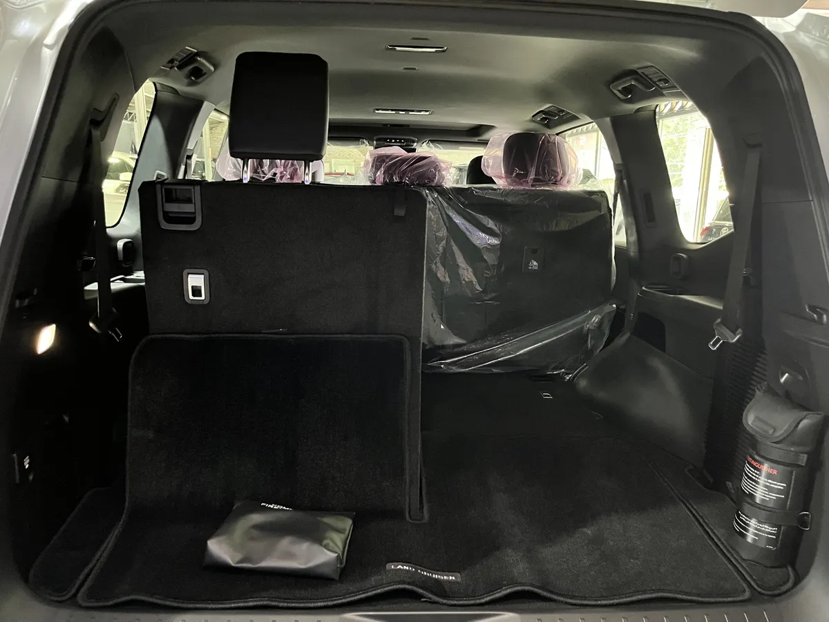 Toyota Land Cruiser 300 Vx 2025 blanco 12
