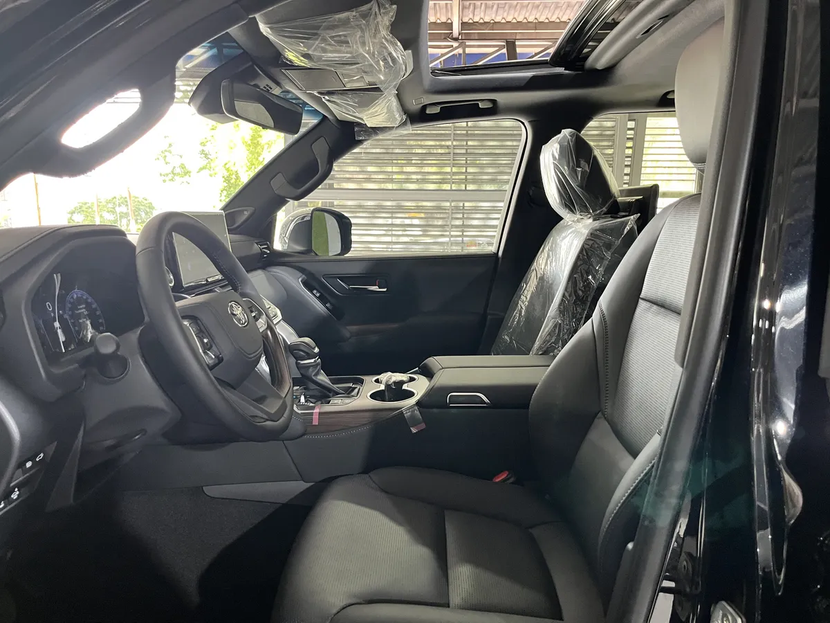 Toyota Land Cruiser 300 Vx 2025 Negro Caracas