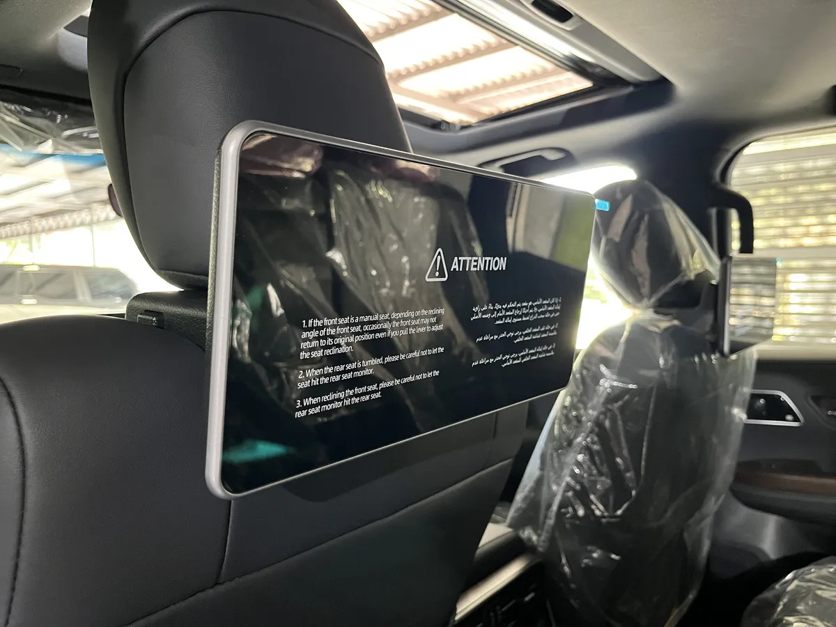 Toyota Land Cruiser 300 Vx 2025 camioneta negra6
