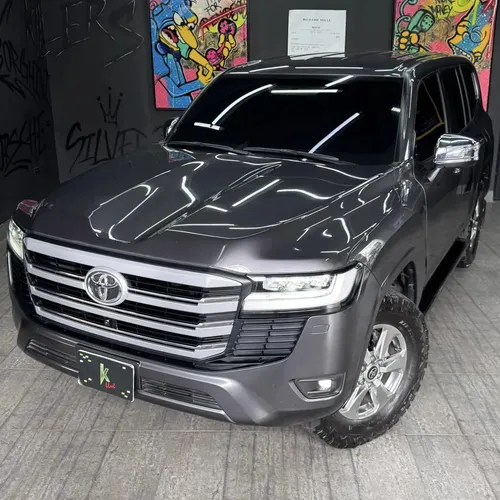 Toyota Land Cruiser 300 VX 2024 Gris Caracas
