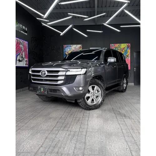 Toyota Land Cruiser 300 VX 2024 Gris Caracas