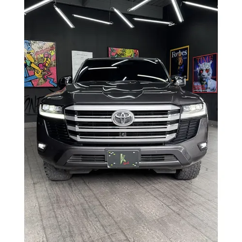 Toyota Land Cruiser 300 VX 2024 Gris Caracas