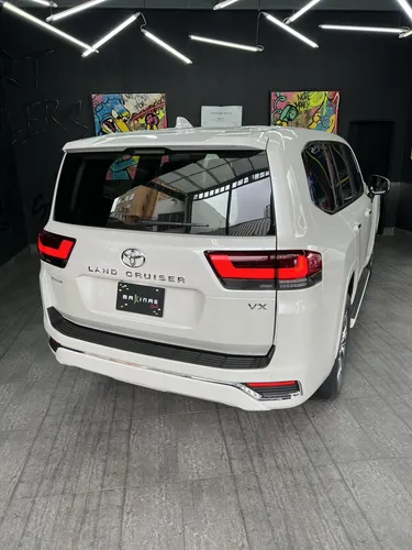 Toyota Land Cruiser 300 VX 2025 Blanco Caracas