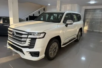 Toyota Land Cruiser 300 Vxr 2025