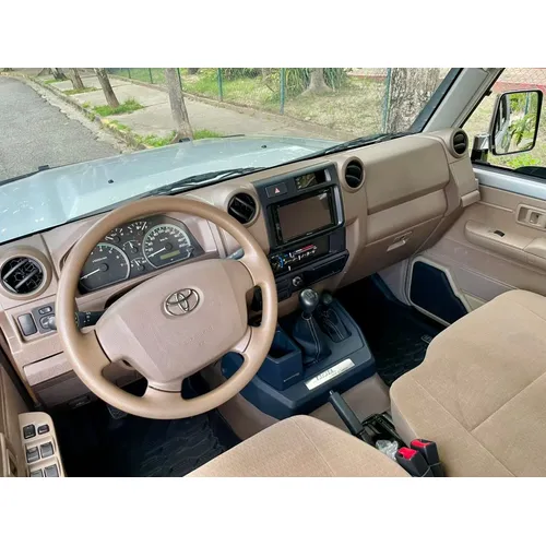 Toyota Land Cruiser 2022 Plateado Caracas