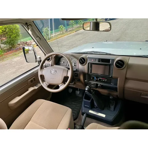 Toyota Land Cruiser 2022 Plateado Caracas