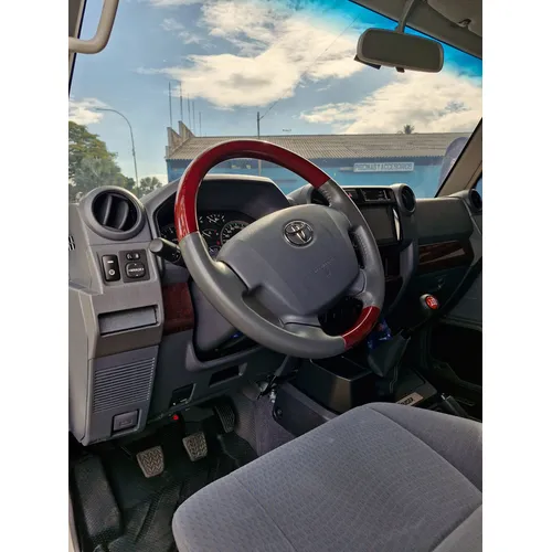 Toyota Land Cruiser 2023 Blanco Maracay