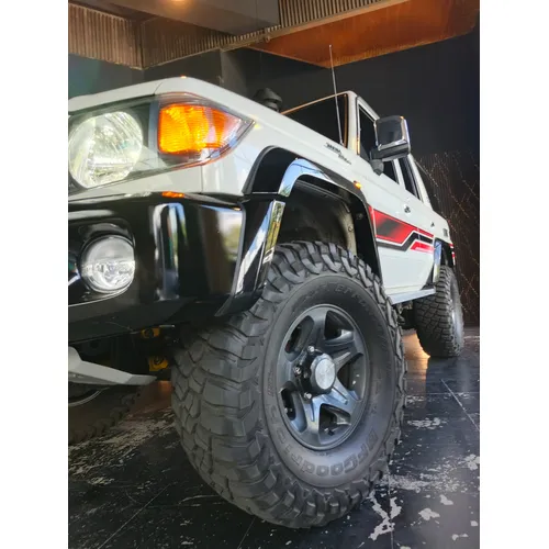 Toyota Land Cruiser 2023 Blanco Caracas