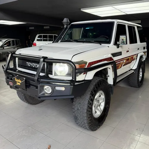 Toyota Land Cruiser 76 LX 2013 Blanco Caracas