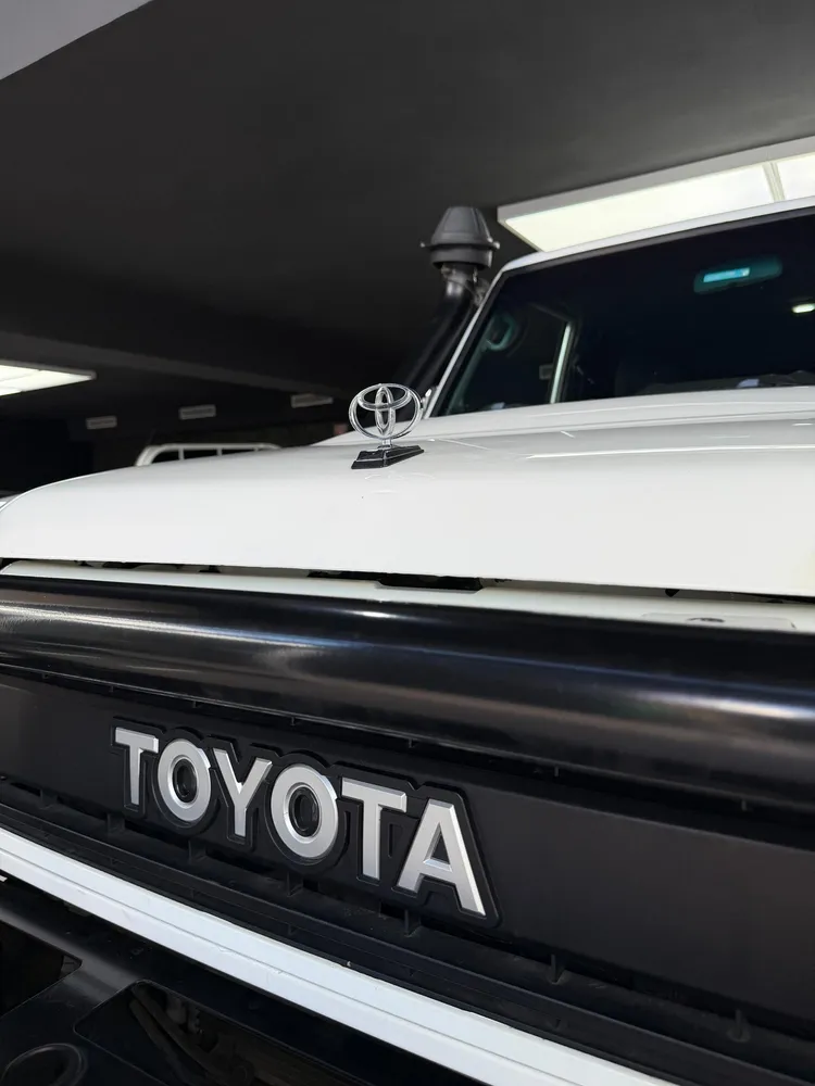 Toyota Land Cruiser 76 LX 2013 Blanco Caracas