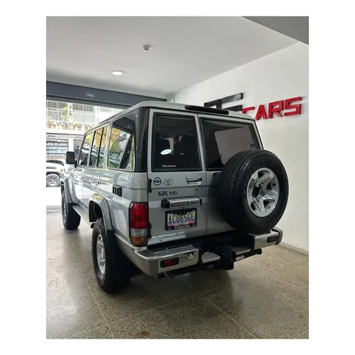 Toyota Land Cruiser 76 2022 Blanco Caracas
