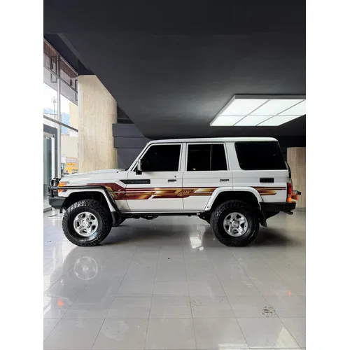 Toyota Land Cruiser 76 LX 2013 Blanco Caracas