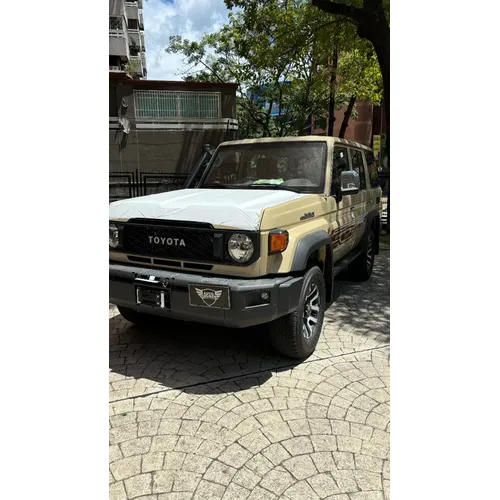 Toyota Land Cruiser 76 2024 Marrón Caracas