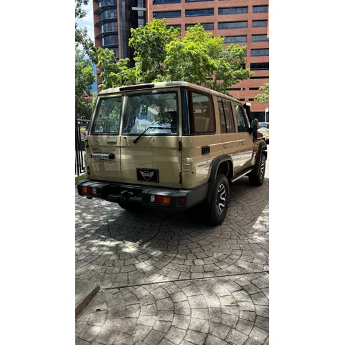Toyota Land Cruiser 76 2024 Marrón Caracas