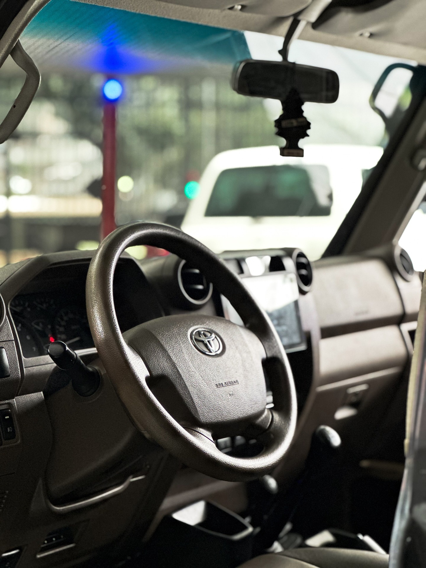 Toyota Land Cruiser 76 LX 2016 Gris Caracas