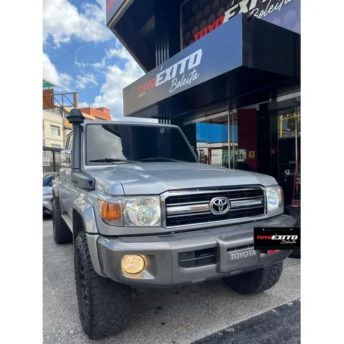 Toyota Land Cruiser 79 2021 Plateado Caracas