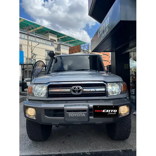 Toyota Land Cruiser 79 2021 Plateado Caracas