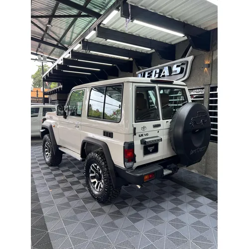 Toyota Land Cruiser GRJ 71 2024 Blanco Barquisimeto