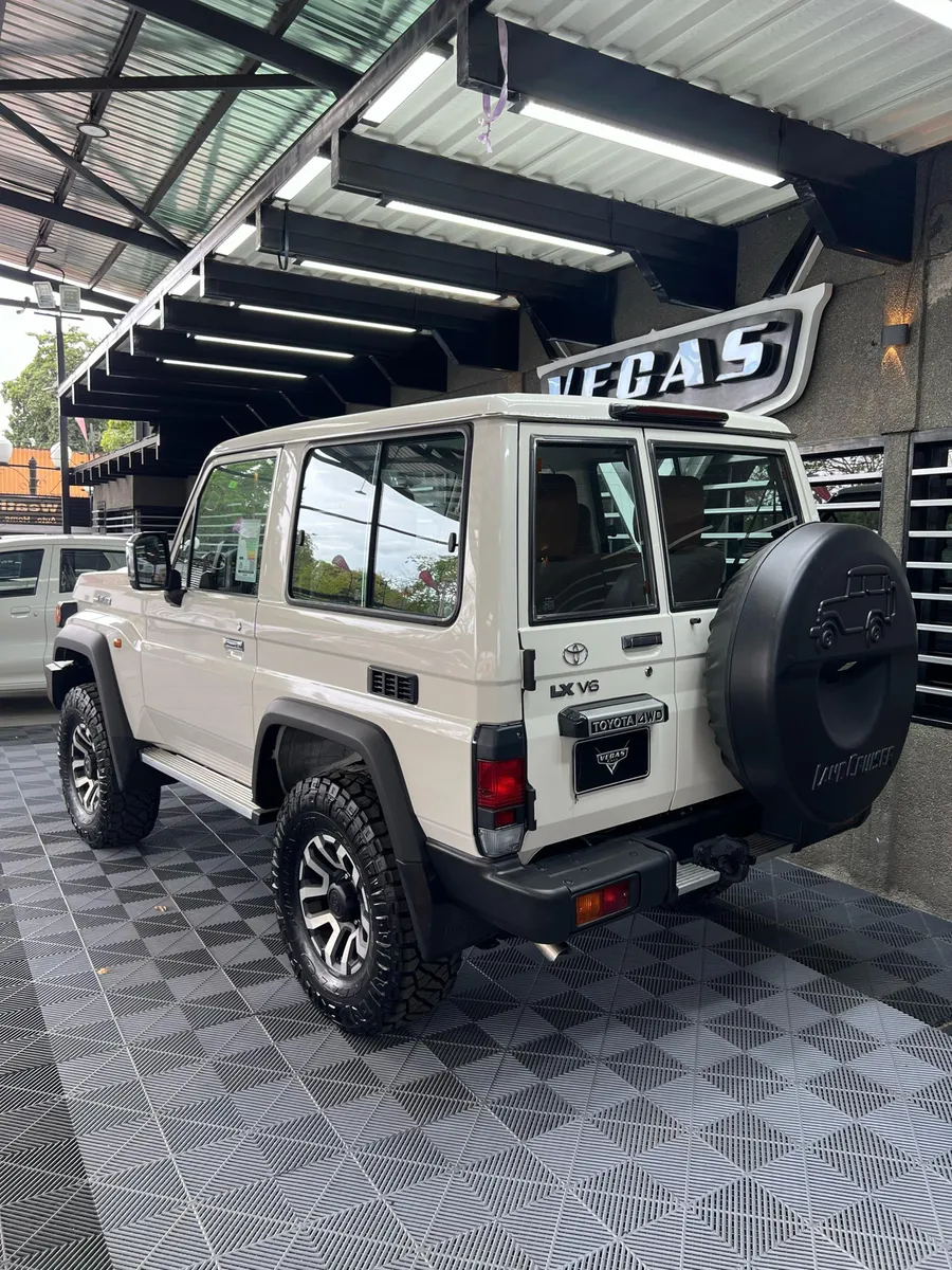 Toyota Land Cruiser GRJ 71 2024 Blanco Barquisimeto