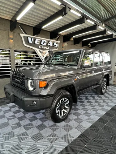 Toyota Land Cruiser GRJ 76 Aut 2025 Gris Barquisimeto