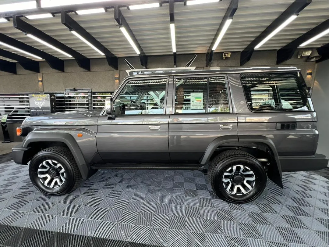 Toyota Land Cruiser GRJ 76 2025 Gris Barquisimeto