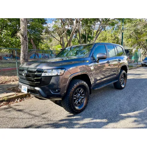 Toyota Land Cruiser GXR 2022 Gris Caracas