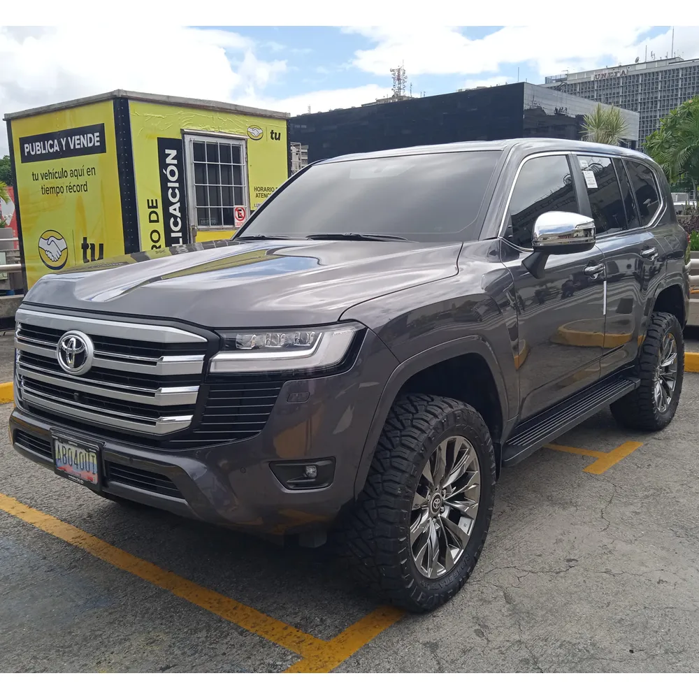 Toyota Land Cruiser GXR 2022 Gris Caracas