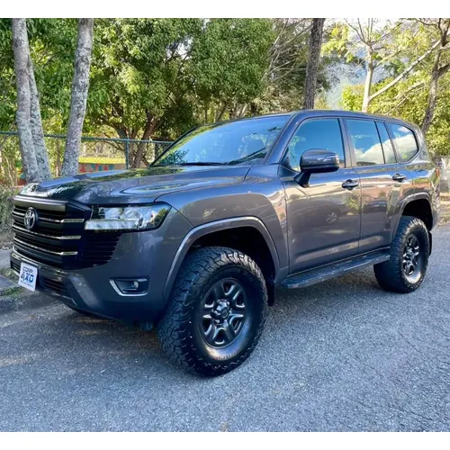 Toyota Land Cruiser GX.R 2022 Gris Caracas