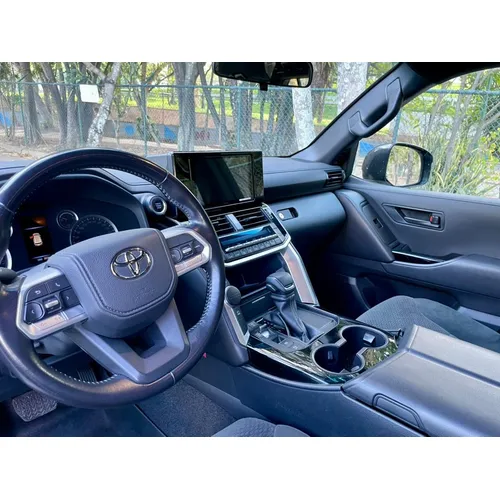 Toyota Land Cruiser GXR 2022 Gris Caracas
