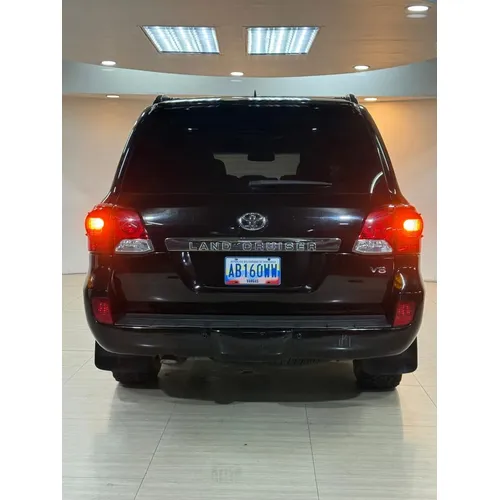 Toyota Land Cruiser 200 GX.R 2015 Negro Caracas
