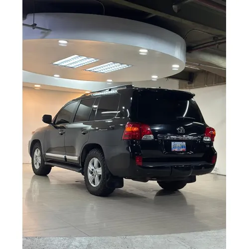 Toyota Land Cruiser 200 GX.R 2015 Negro Caracas