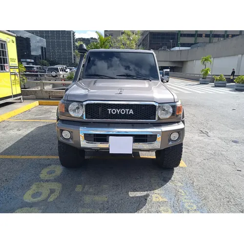 Toyota Land Cruiser 2023 Gris Caracas