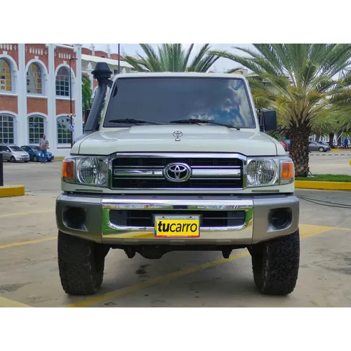 Toyota Land Cruiser Hembrita LX 2021 Blanco Maracay