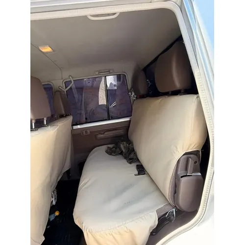 Toyota Land Cruiser Hembrita LX 2021 Plateado Caracas