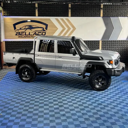 Toyota Land Cruiser Hembrita LX 2025 Gris Caracas
