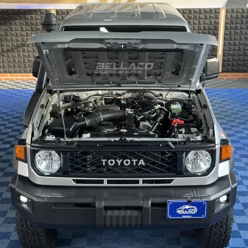 Toyota Land Cruiser Hembrita LX 2025 Gris Caracas