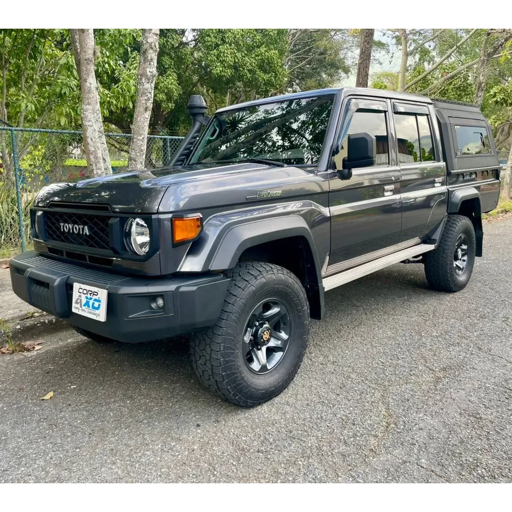 Toyota Land Cruiser Hembrita LX 2025 Gris Caracas