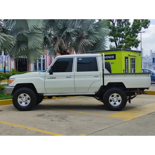 Toyota Land Cruiser Hembrita LX 2021 Blanco Maracay