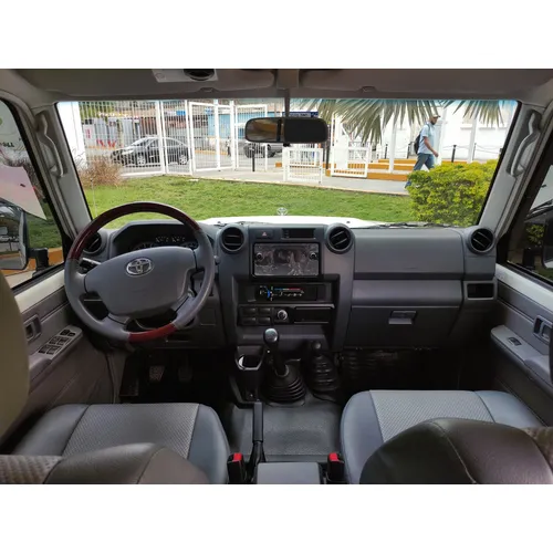 Toyota Land Cruiser Hembrita LX 2021 Blanco Maracay