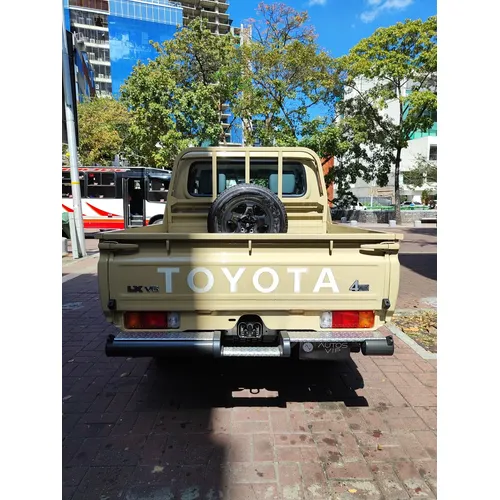Toyota Land Cruiser 79 Hembrita LX 2026 Beige Caracas