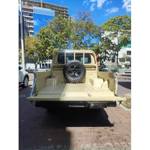 Toyota Land Cruiser 79 Hembrita LX 2026 Beige Caracas