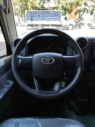 Toyota Land Cruiser 79 Hembrita LX 2026 Beige Caracas